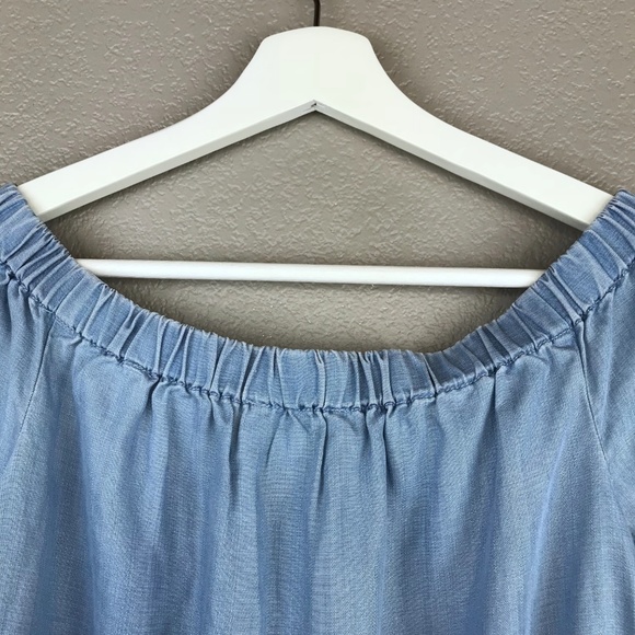 Vince Camuto Chambray Off the Shoulders Top - Picture 4 of 7